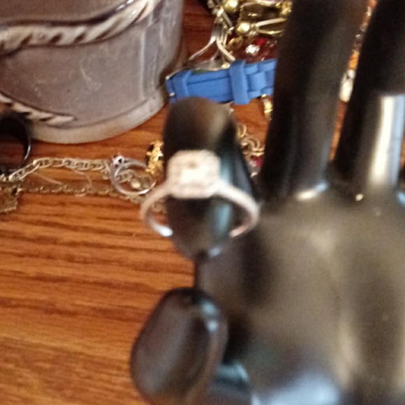 Silver ring - Picture 2 of 8